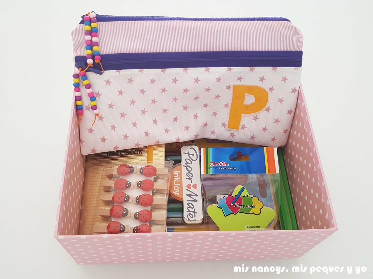 mis nancys, mis peques y yo, estuches escolares con dos cremalleras, caja con regalos de papeleria