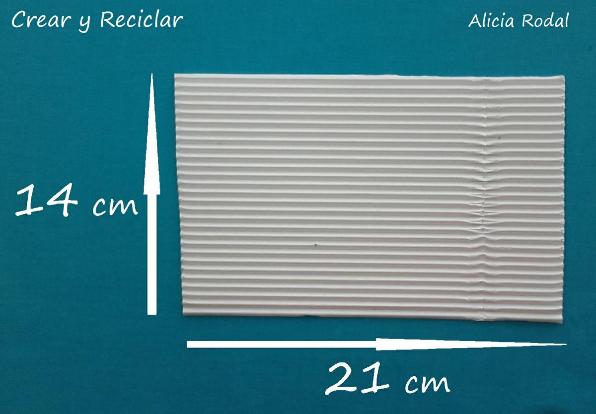 Chimenea o estufa a leña para muñecas con reciclaje DIY