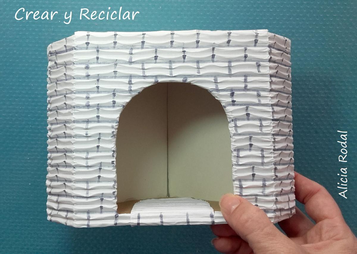 Chimenea o estufa a leña para muñecas con reciclaje DIY