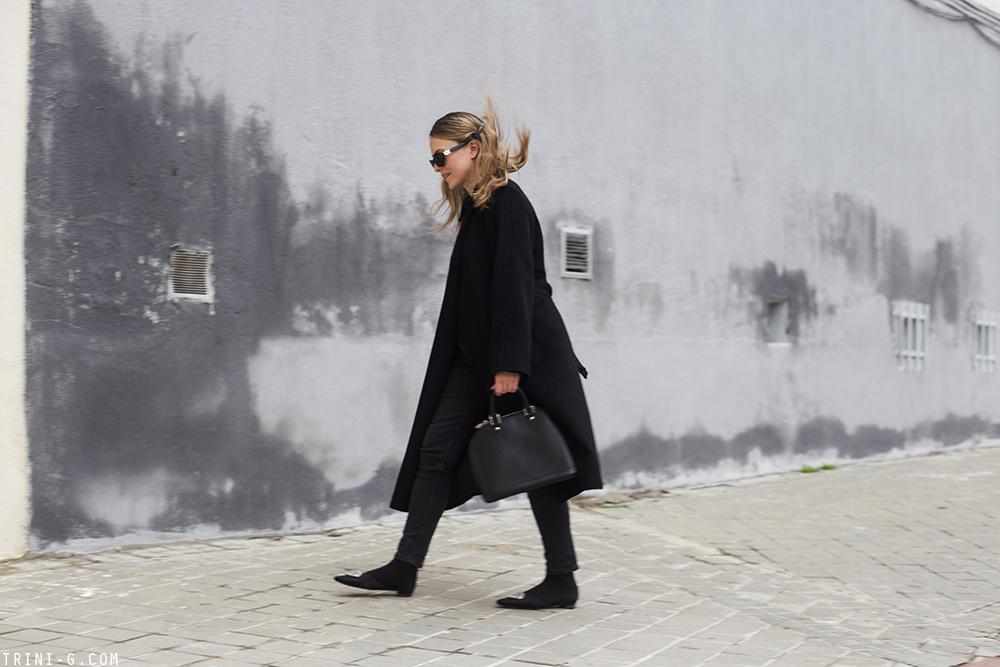 Trini |Max Mara coat Manolo Blahnik slippers