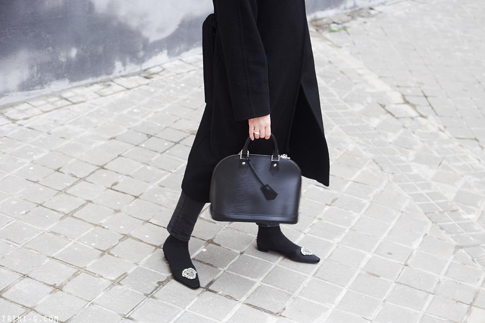 Trini |Max Mara coat Manolo Blahnik slippers