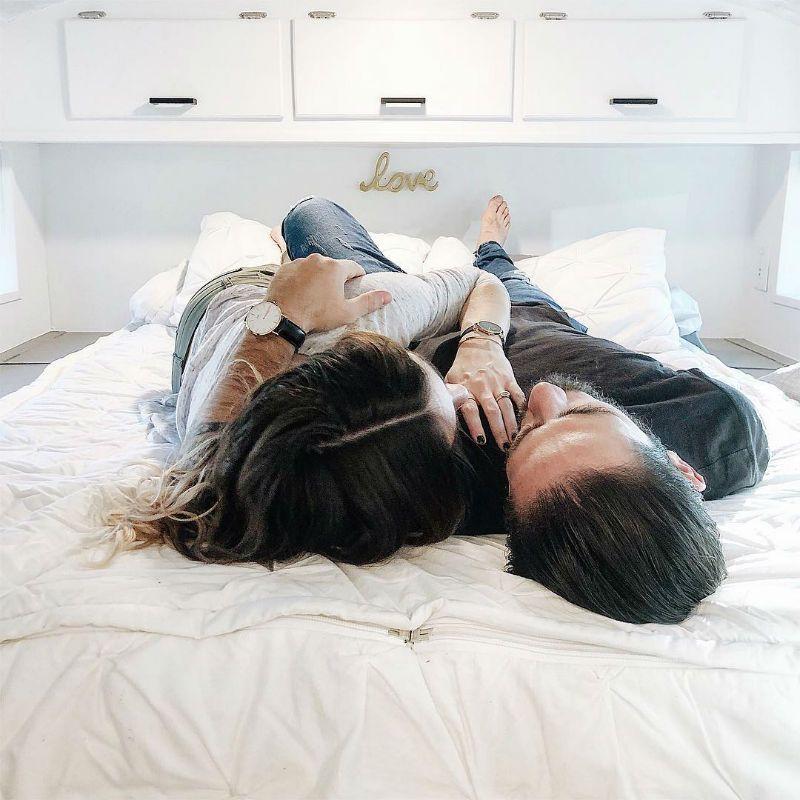 Un viejo autobus transformado en una mini casa