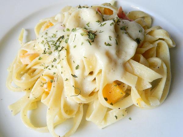 pasta con bechamel de calabacín