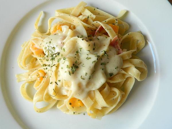 pasta con bechamel de calabacín