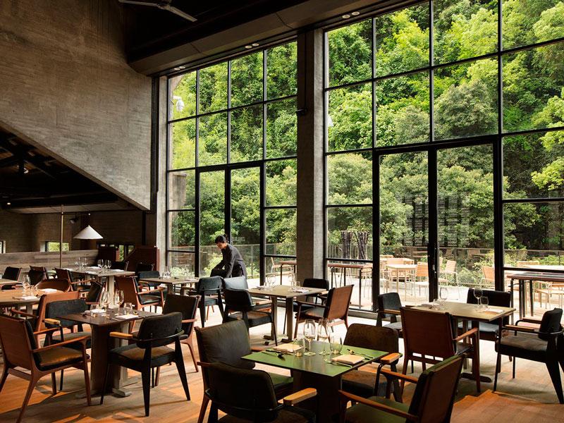 homelifestyle-magazine-alila-yangshuo-comedor-exterior