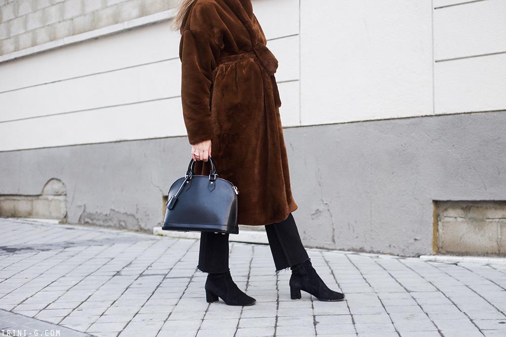 Trini | Toteme coat Levis 501 jeans