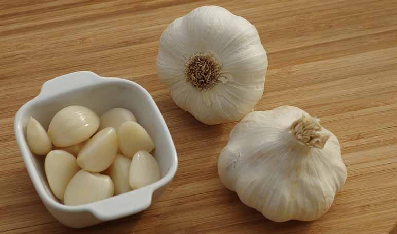 Cómo preparar alcachofas con ajo y parmesano