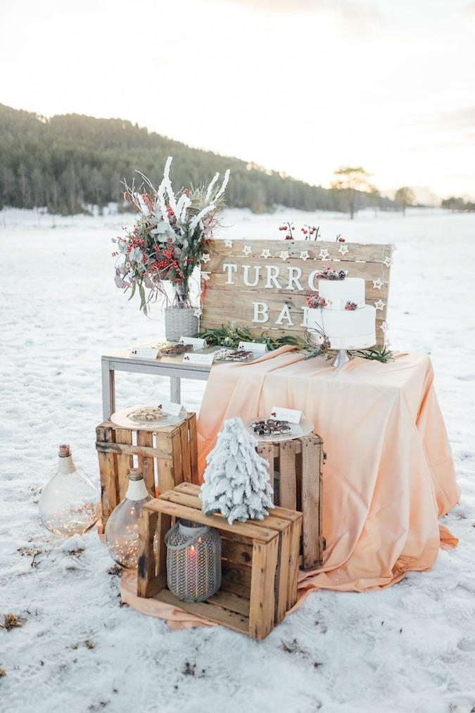 winter love elopement laiatq