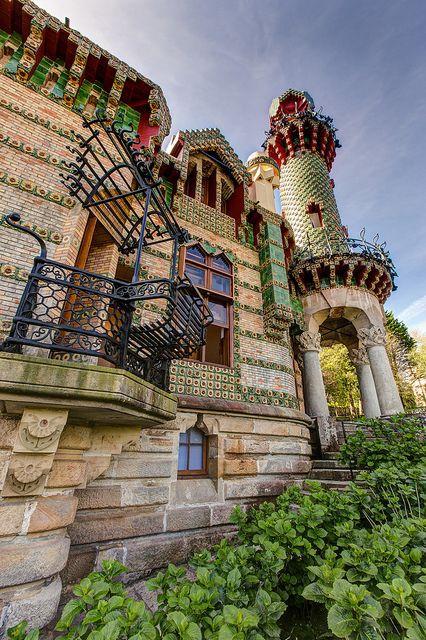 El capricho, Comillas