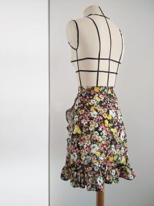 minifalda_cruzada_con_volantes_y_flores2