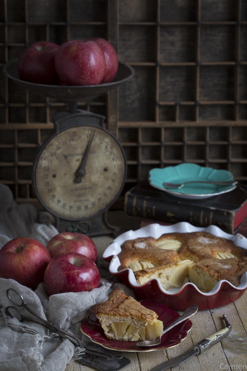 Bizcocho de manzana frontal partido