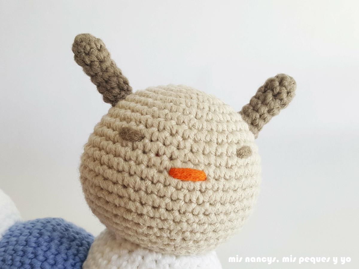 mis nancys, mis peques y yo, pareja de gusanitos amigurumis, azul y rosa, detalle carita