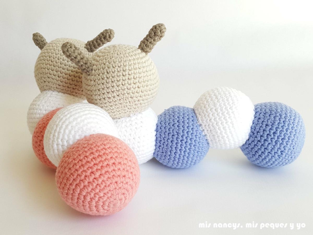 mis nancys, mis peques y yo, pareja de gusanitos amigurumis, con patron gratis de mispequicosas, detalle parte trasera