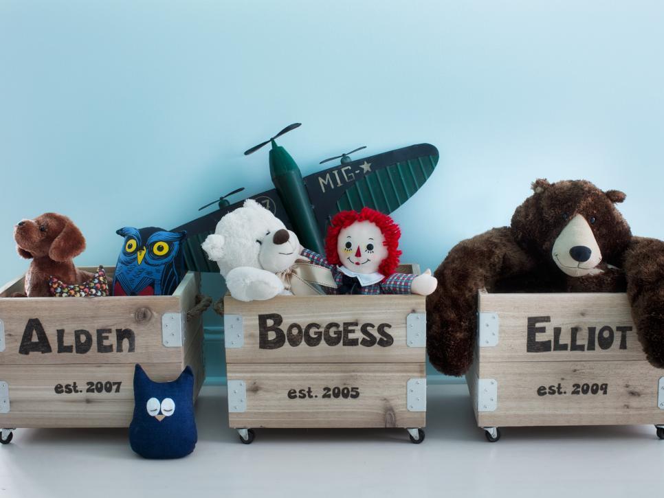 BPF_original_wine-crate-toy-storage_Beauty_4x3.jpg.rend.hgtvcom.966.725