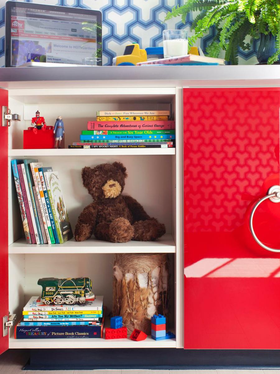 Original_Brian-Patrick-Flynn-red-boys-bedroom-toy-storage_s3x4.jpg.rend.hgtvcom.966.1288
