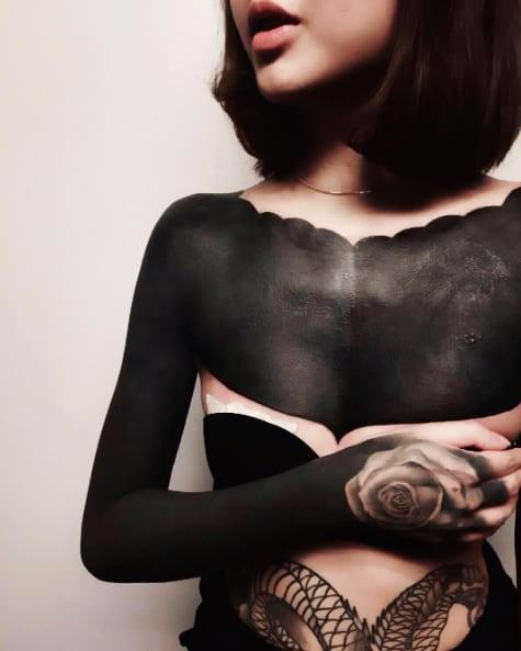 Tatuajes, Tatuadores y amantes de los tatuajes Tatuajes con tinta negra blackout Sin categoria 