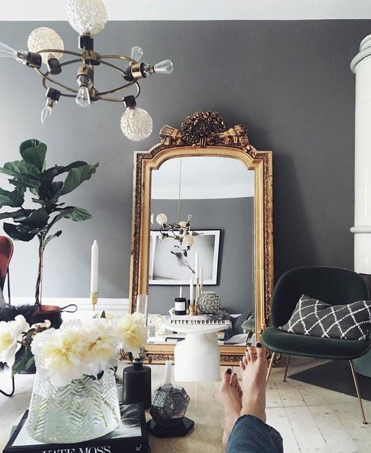 espejo de moldura tallada