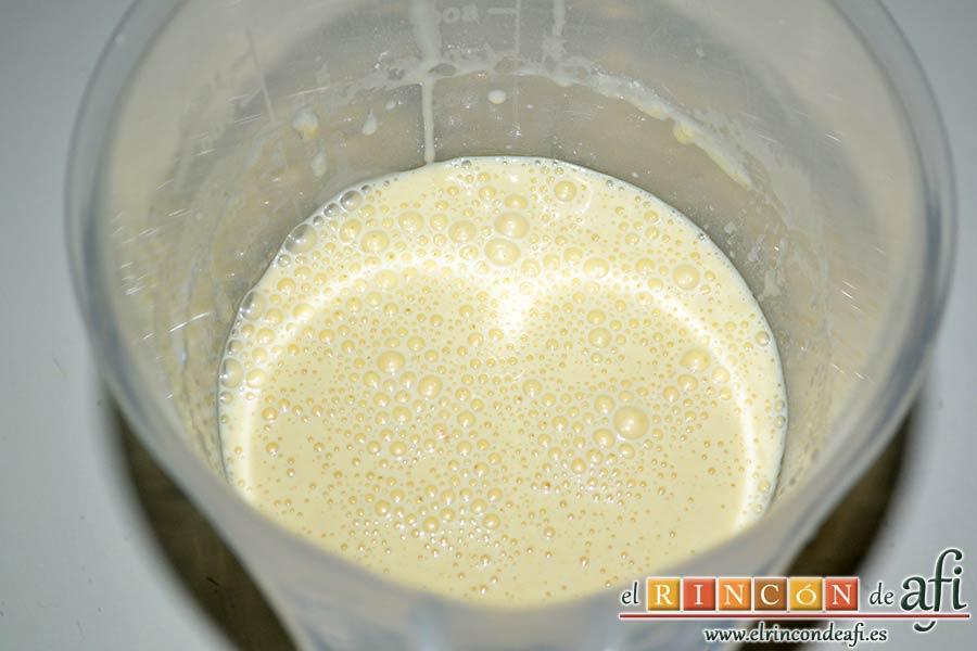 Tortitas con sirope de arce, mezclar hasta que no haya ningún grumo