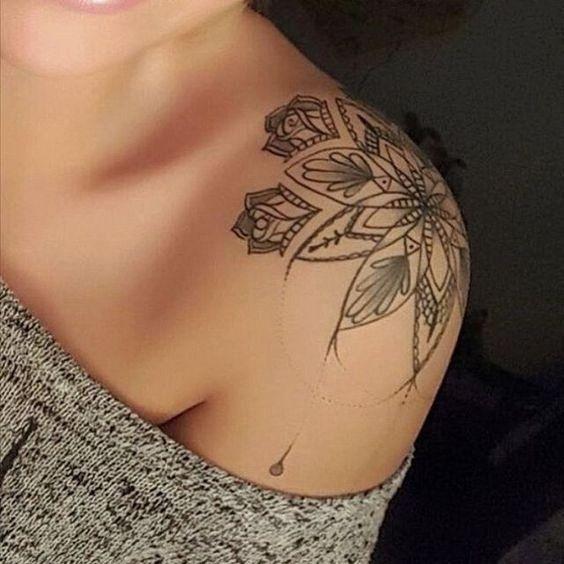 Tatuajes en el hombro para mujer