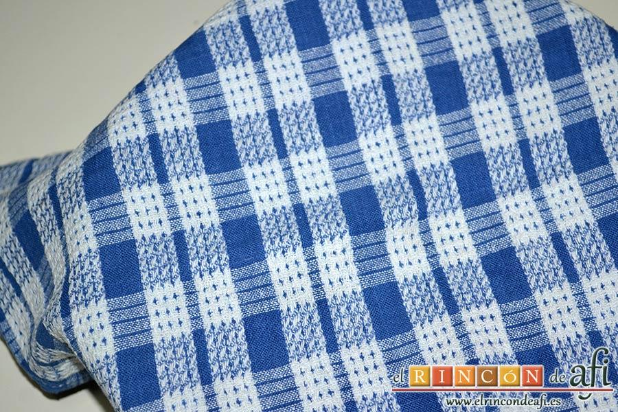 Xuxos rellenos de crema pastelera, tapar con un paño y dejar reposar media hora