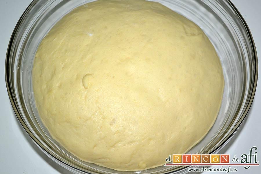 Xuxos rellenos de crema pastelera, la masa duplicará su tamaño