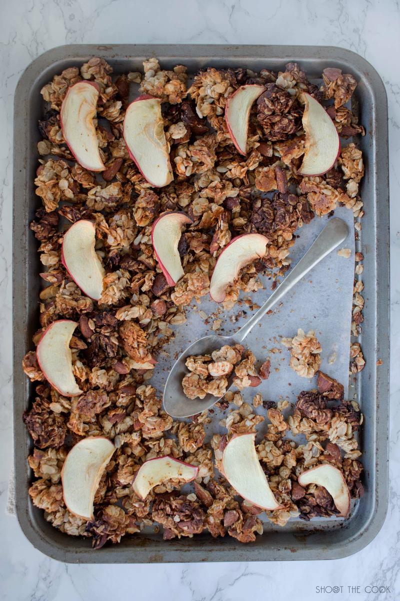 granola casera de almendras y manzana