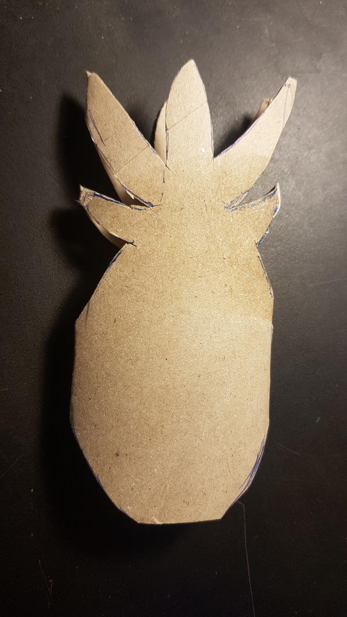 Guirnalda tropical DIY - La piña recortada