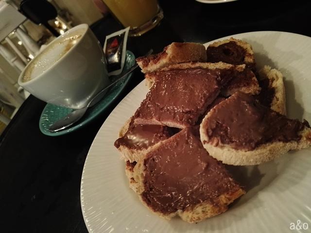 Oporto a través de las francesinhas y las torradas