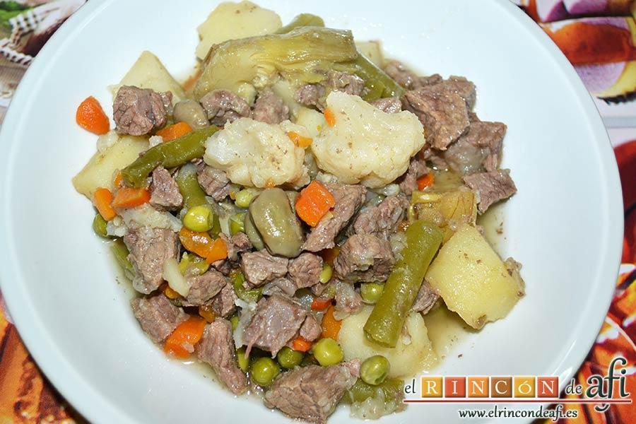 Guiso de carne con verduras, sugerencia de presentación