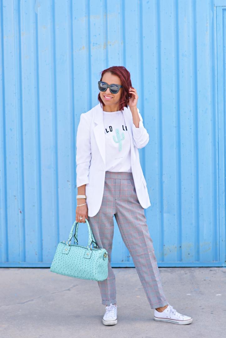 Look con blazer blanca