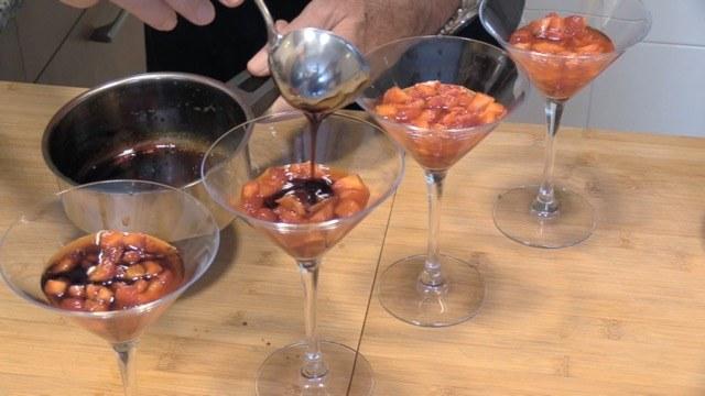 Añadimos la reducción del vino