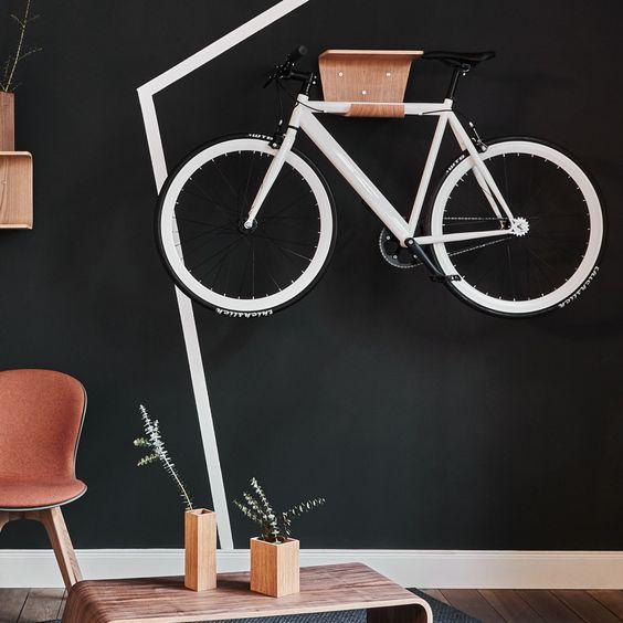 guardar la bici en casa - integrada con la decoracion