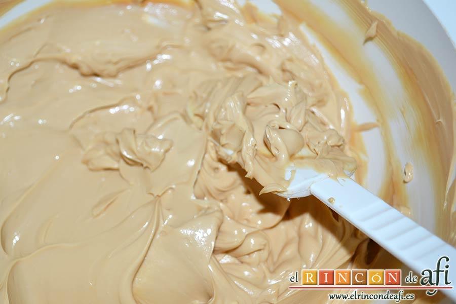 Chocotarta, mezclar los ingredientes