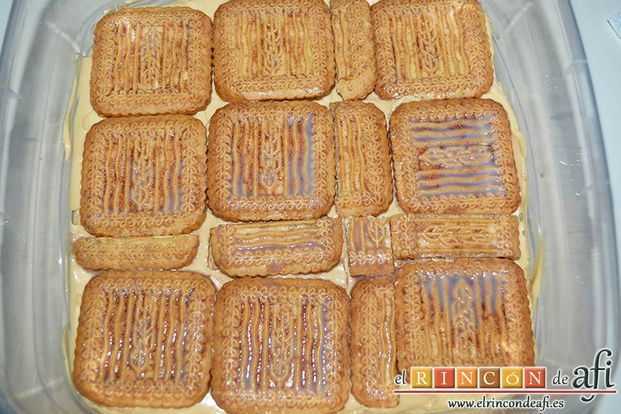 Chocotarta, superponer capas de galletas con capas de crema