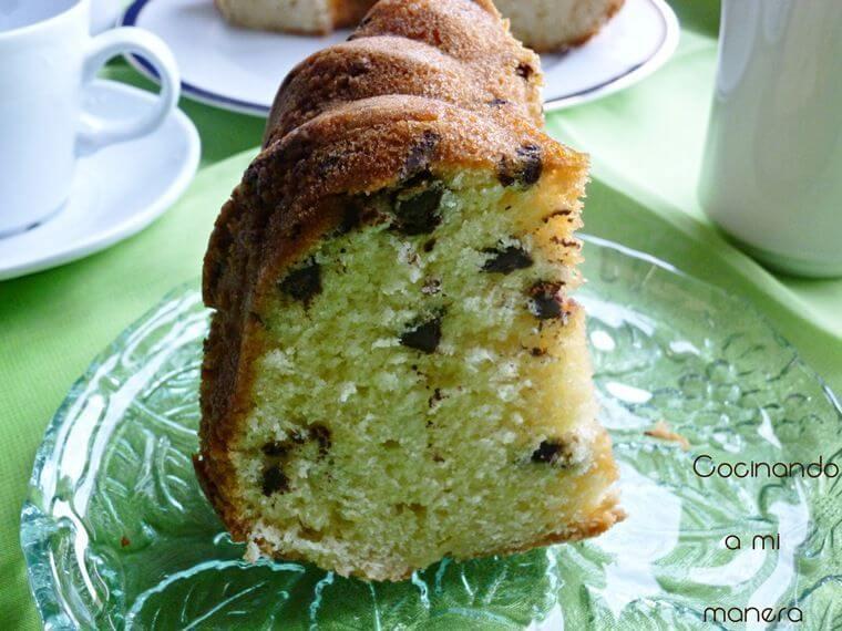 bizcocho de nata (crema de leche) y pepitas