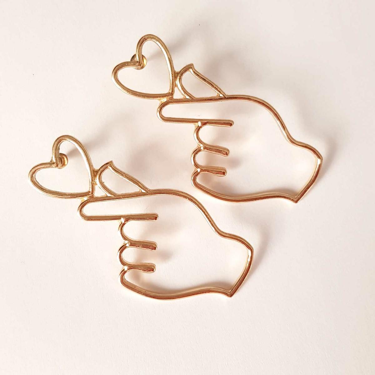 Pendientes corazón y mano