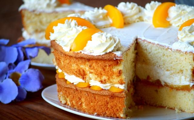 peaches and cream sponge cake