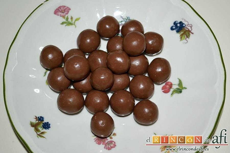 Mousse de Maltesers, reservar unos cuantos para la decoración