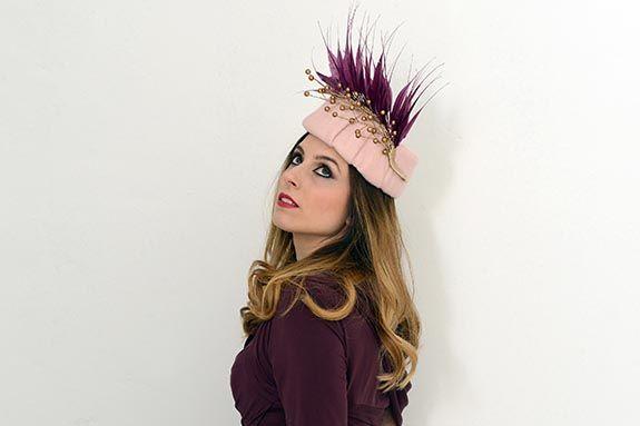 Rever to Dream tocados de novia e invitada plumas