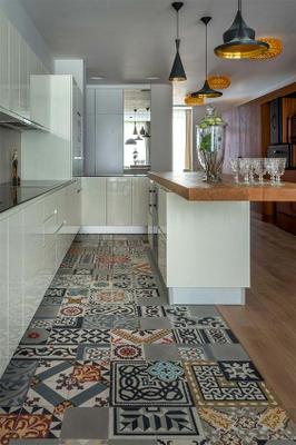 suelo de azulejos