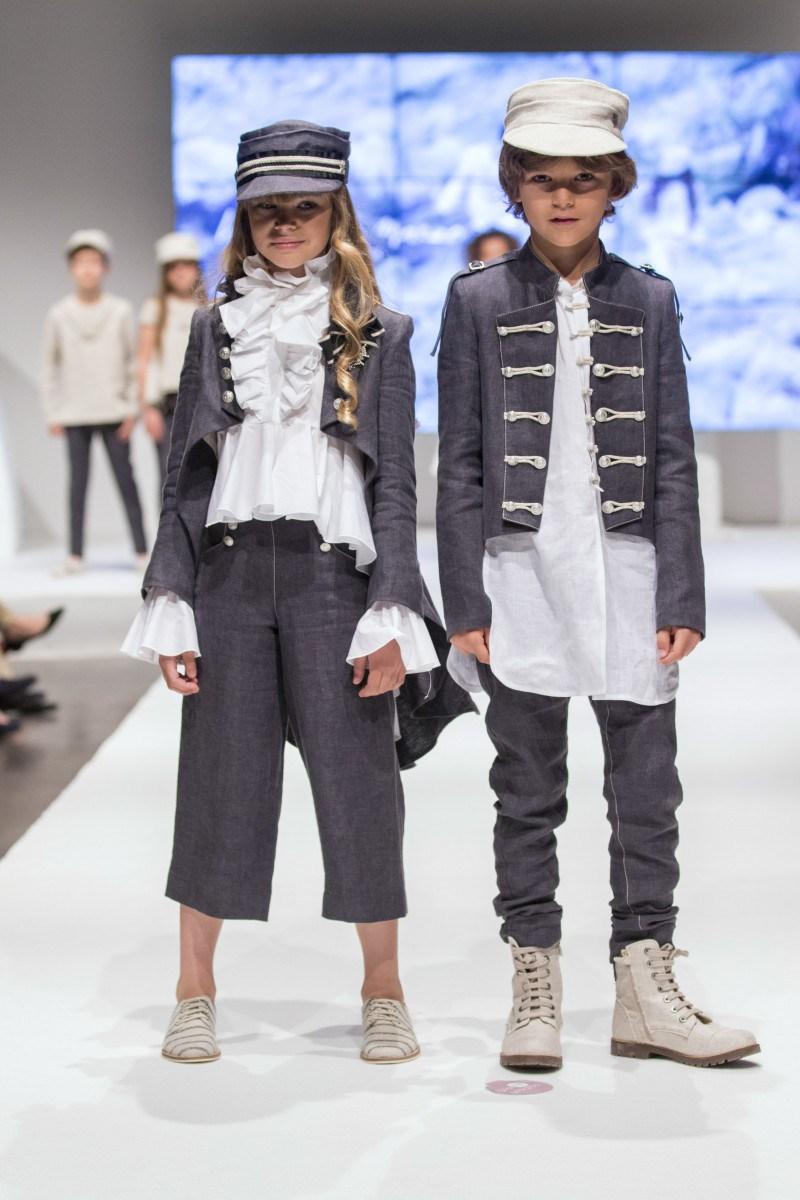 TENDENCIAS EN MODA DE VESTIDOS DE COMUNIÓN Y TRAJES 2018 - 2019 Foto de %title