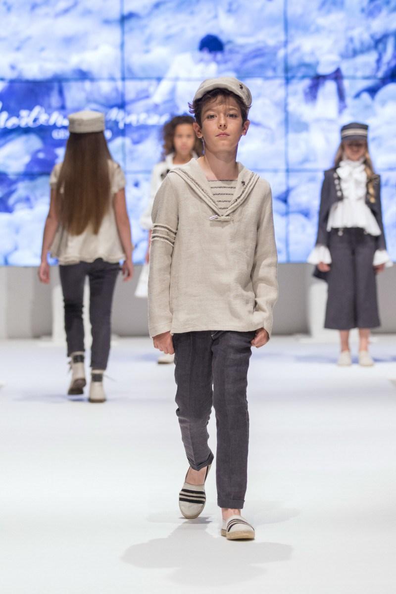 TENDENCIAS EN MODA DE VESTIDOS DE COMUNIÓN Y TRAJES 2018 - 2019 Foto de %title