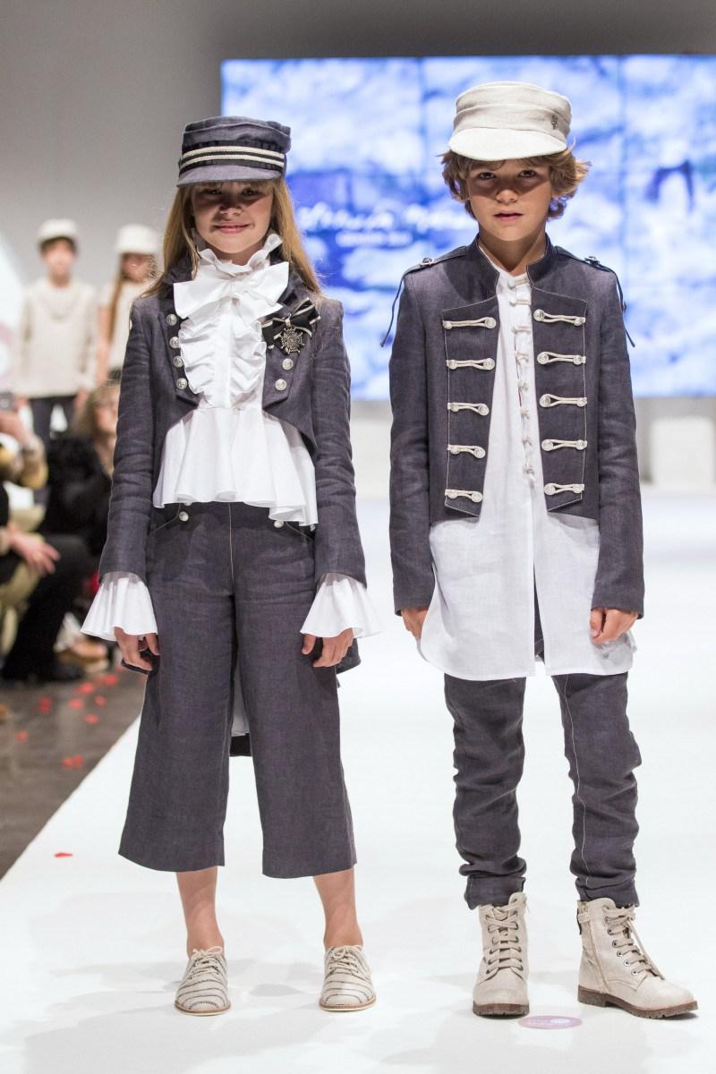 TENDENCIAS EN MODA DE VESTIDOS DE COMUNIÓN Y TRAJES 2018 - 2019 Foto de %title