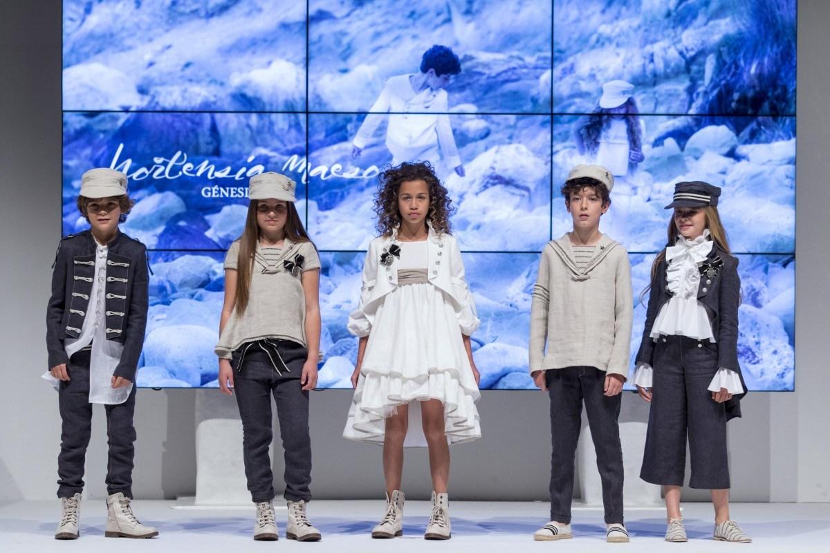 TENDENCIAS EN MODA DE VESTIDOS DE COMUNIÓN Y TRAJES 2018 - 2019 Foto de %title