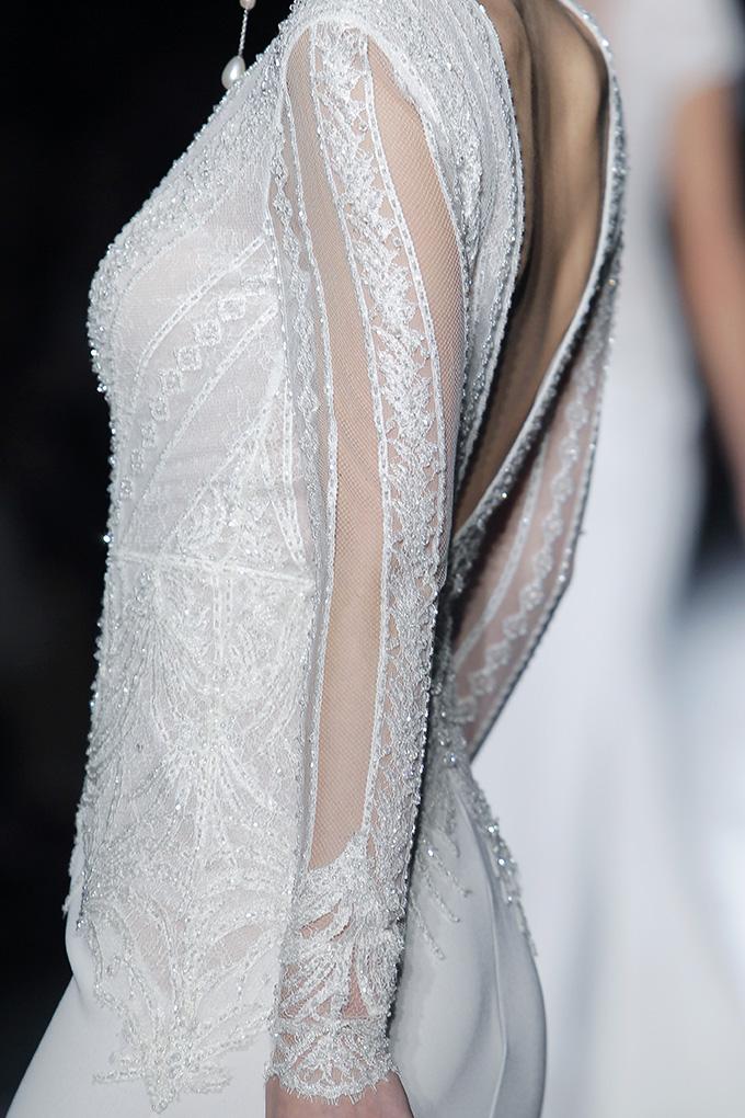 Vestido de novia de pedrería Rosa Clará 2019