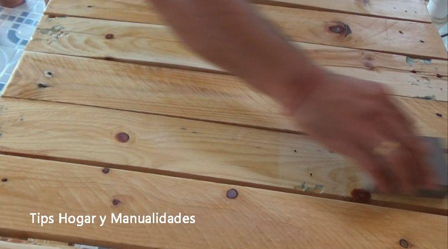 Mesa de centro con palets reciclados 