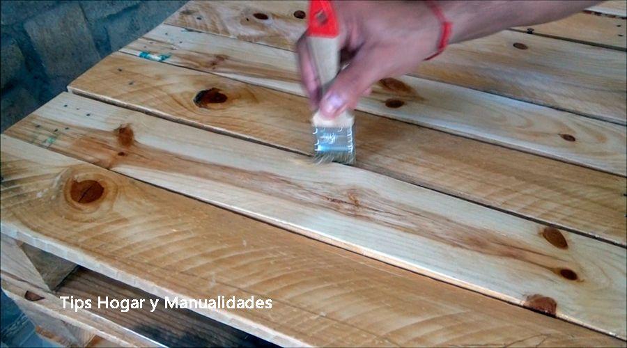 Mesa de centro con palets reciclados 