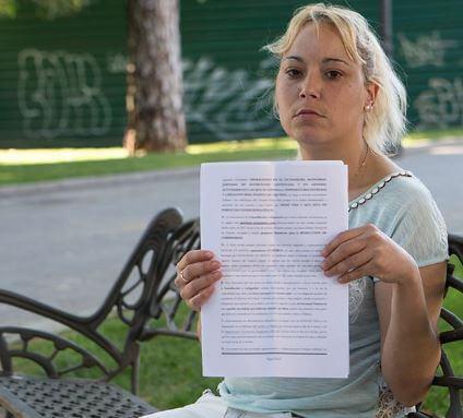 Loli muestra las denuncias interpuestas por su hermana