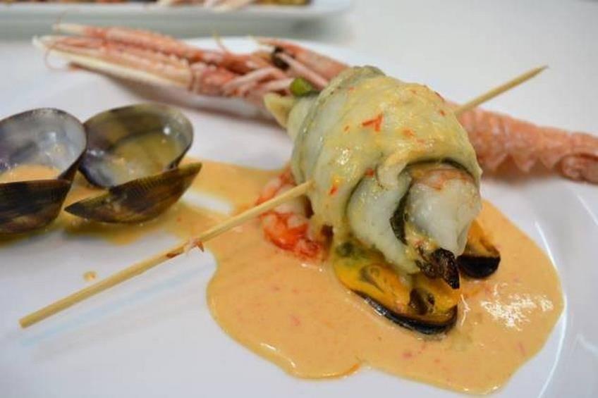 Menú-para-el-dia-de-la-madre-popietas-de-rodaballo-en-salsa-roja