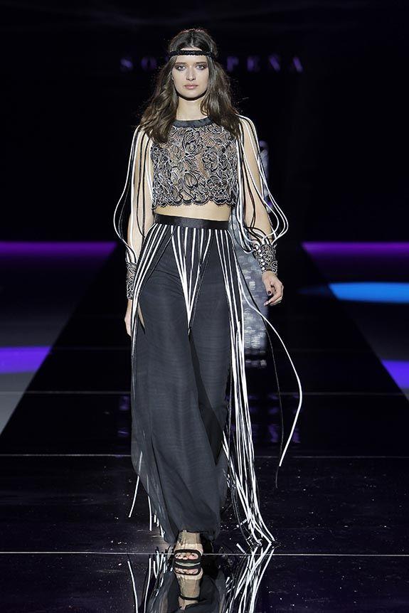 vestidos novia y vestidos invitada boda Sonia Peña Bridal Fashion Week